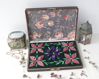 Multi Ring Box - Floral - hand crafted Art Box for up to 22 Rings