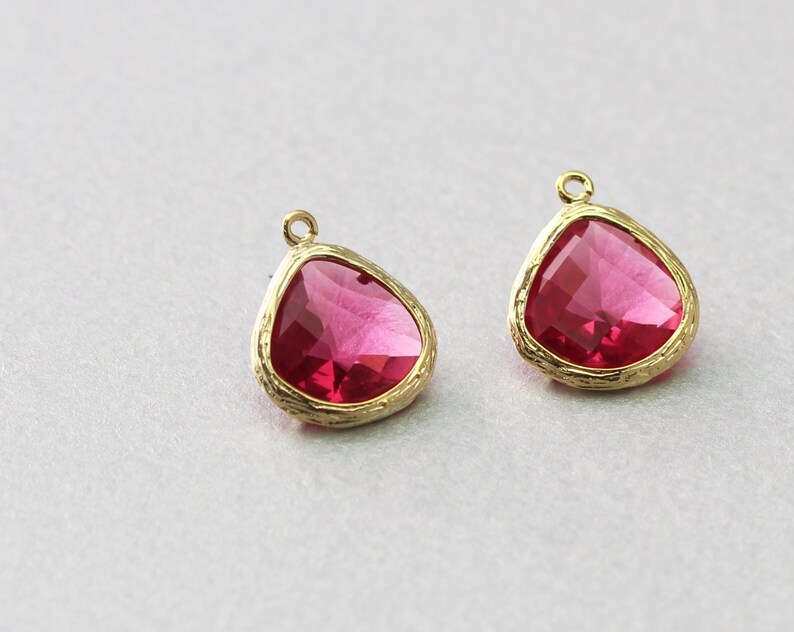 Polished Gold Plated 10 Pieces G1004G-FC010 Brass Framed Fuchsia Teardrop Glass Pendant