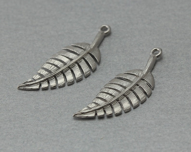 Leaf Pewter Pendant Matte Original Rhodium Plated 10 Pieces C1199S-010