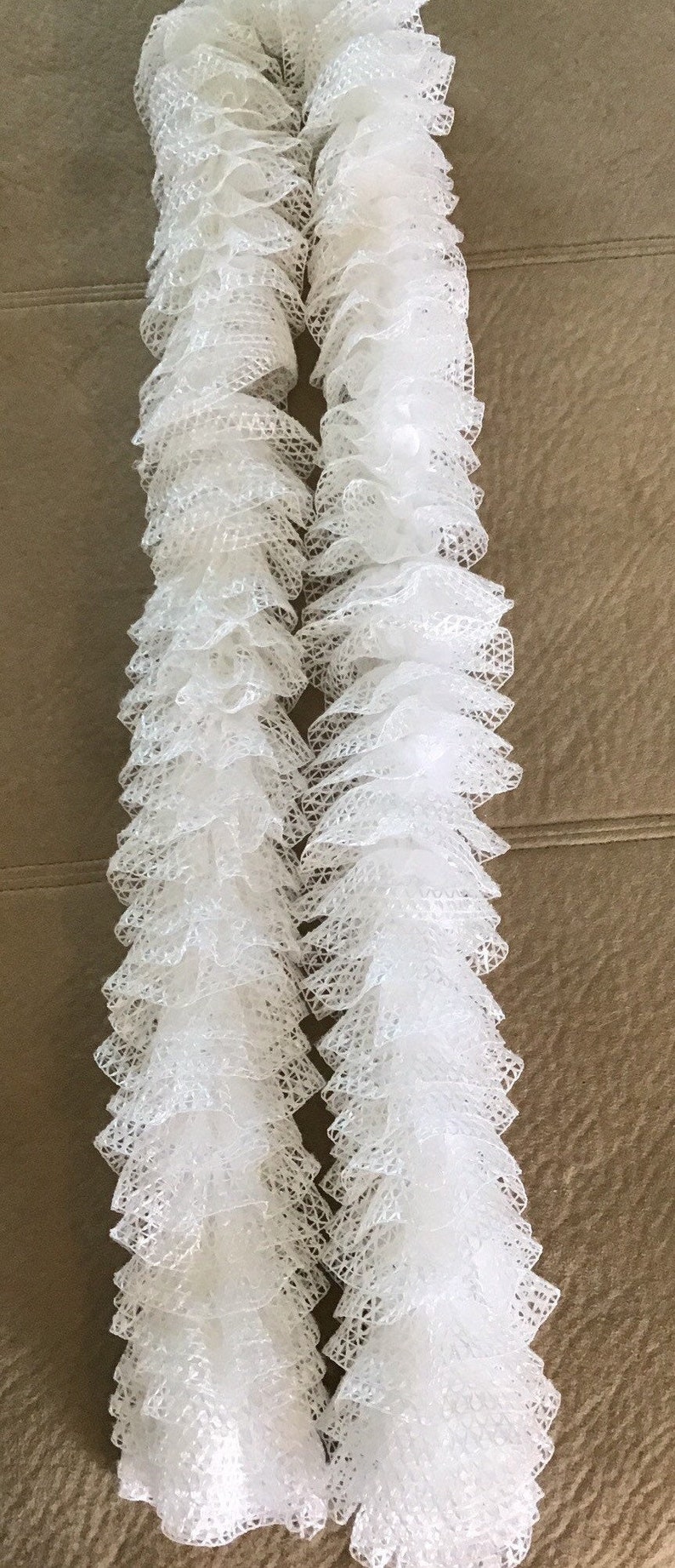 White ruffled scarf