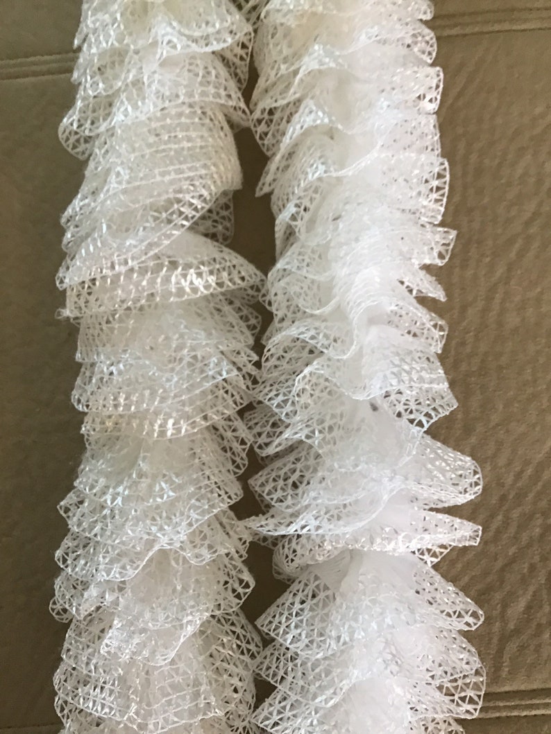 White ruffled scarf