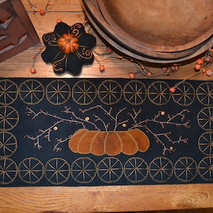 Wolle Applikation Penny Rug e-Pattern pdf BITTERSWEET RUNNER digitaler Download Kürbis Nadelfilzen Herbst Erntedankfest Herbst Ernte