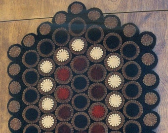 Primitive Wool Penny Rug e-Pattern Traditional Pennies Long Wool Runner - GORGEOUS!