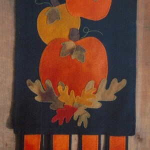 Wool Applique TUMBLING PUMPKINS e-Pattern pdf Wool Runner Pattern LONG Pumpkins Autumn Leaves Tongues
