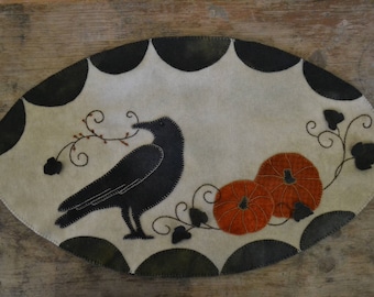 Wool Applique e-Pattern pdf OCTOBER CROW Wool Penny Rug Pattern Black Crow Pumpkins Bittersweet Vines