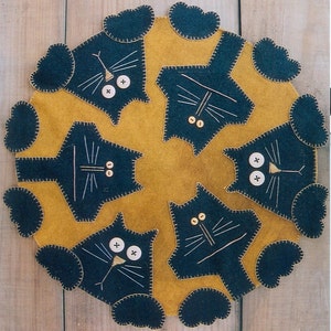 Wool Applique Penny Rug e-Pattern pdf Penny Paws Black Cats Skinny and Fat in a Circle Digital Download