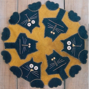 Wool Applique Penny Rug e-Pattern pdf Penny Paws Black Cats Skinny and Fat in a Circle Digital Download