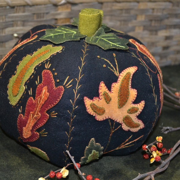 Wool Applique Penny Rug E-Pattern pdf Digital Download JACOBEAN PUMPKIN Hand Dyed Wool Halloween Fall Harvest Black Pumpkin - GORGEOUS!!!