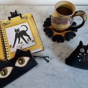 Wool Applique Penny Rug e-Pattern pdf Itty Bitty BLACK KITTY CAT Digital Download Eyeglasses Case, Bookmark, Mug Rug Coaster, Pin Cushion
