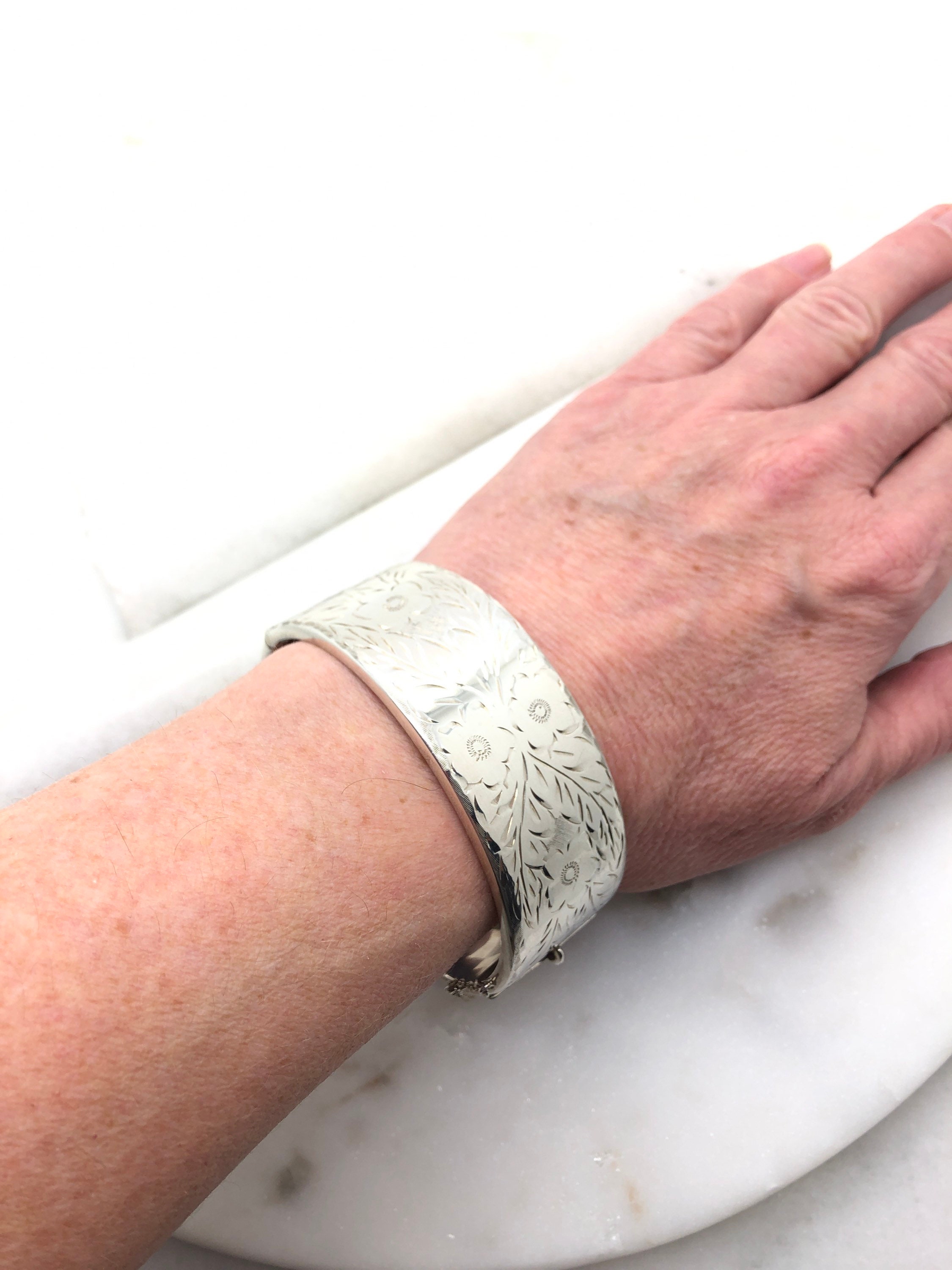 Vintage engraved silver bangle Clearance