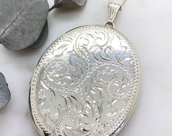 Large Vintage Sterling Silver Oval Locket Pendant Necklace