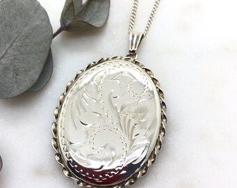 Vintage Sterling Silver Engraved Locket Pendant Necklace