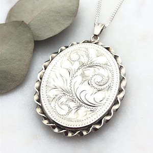 Vintage Sterling Silver Engraved Locket Pendant Necklace
