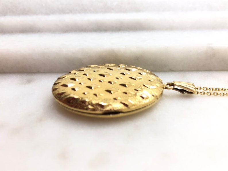 Collier pendentif médaillon ovale roulé en or vintage image 8