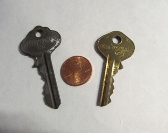 Vintage Antique Keys COLE National USA ++