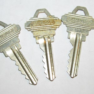 3 Vintage Schlage Brass Keys / Door Keys / Steampunk Jewelry & Crafts