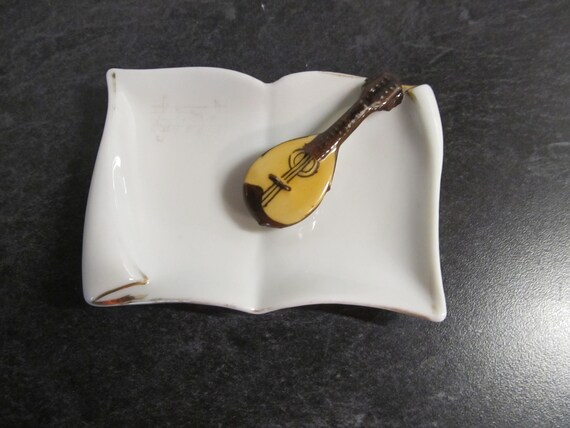 Vintage Porcelain Ring Trinket Dish Vanity Tray wi
