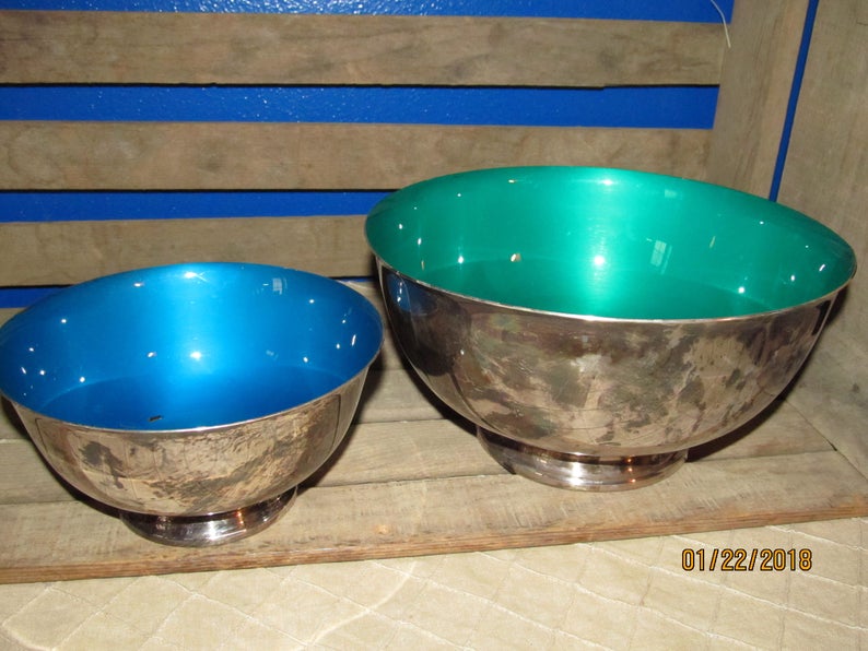 #105-9 Green Enamel Beach Colors Lot of 2 Vintage Reed /& Barton Silverplate Bowls #1120-6 12 Blue Enamel