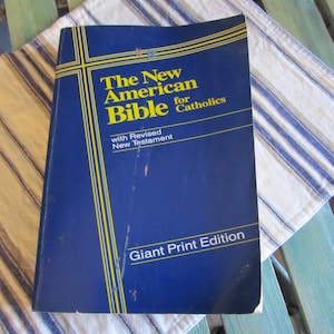 Vintage &quot;The New American Bible For Catholics Revised New Testament Giant Print Edition Softcover 1986