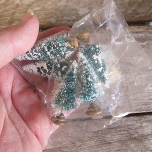 5 Vintage Gershon International Tiny Miniature Bottle Brush Trees 1 7/8&quot; Tall Diorama Trees