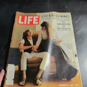 2 Vintage Life Magazines 1970 Co-Ed Dorms & Larry Burrows Vietnam Photographer&#39;s Portfolio
