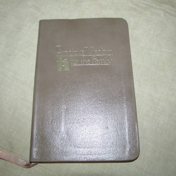 Vintage "Precious Wisdom for the Family" Prayer Book  1987 Thomas Nelson Publishers  / Genuine Bonded Leather Pocket Book