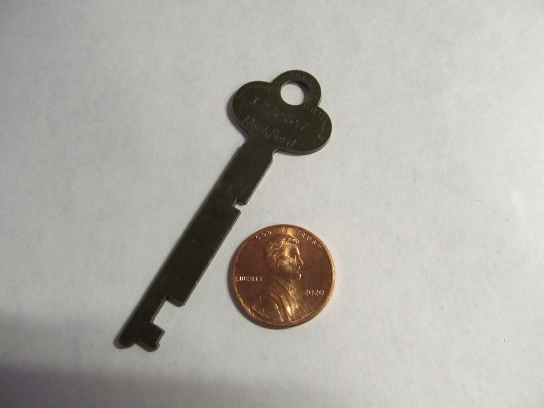 Vintage Rockford Flat Skeleton Key / National Lock Co / Rockford