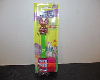 Mint/Near Mint Candy Dispenser Vintage Pez Card Game #128 Easter Bunny 