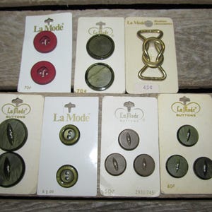 Vintage La Mode Sewing Carded Sewing Buttons Embellishments - Brass Buckle / Red Wood buttons / Olive green Bakelite buttons