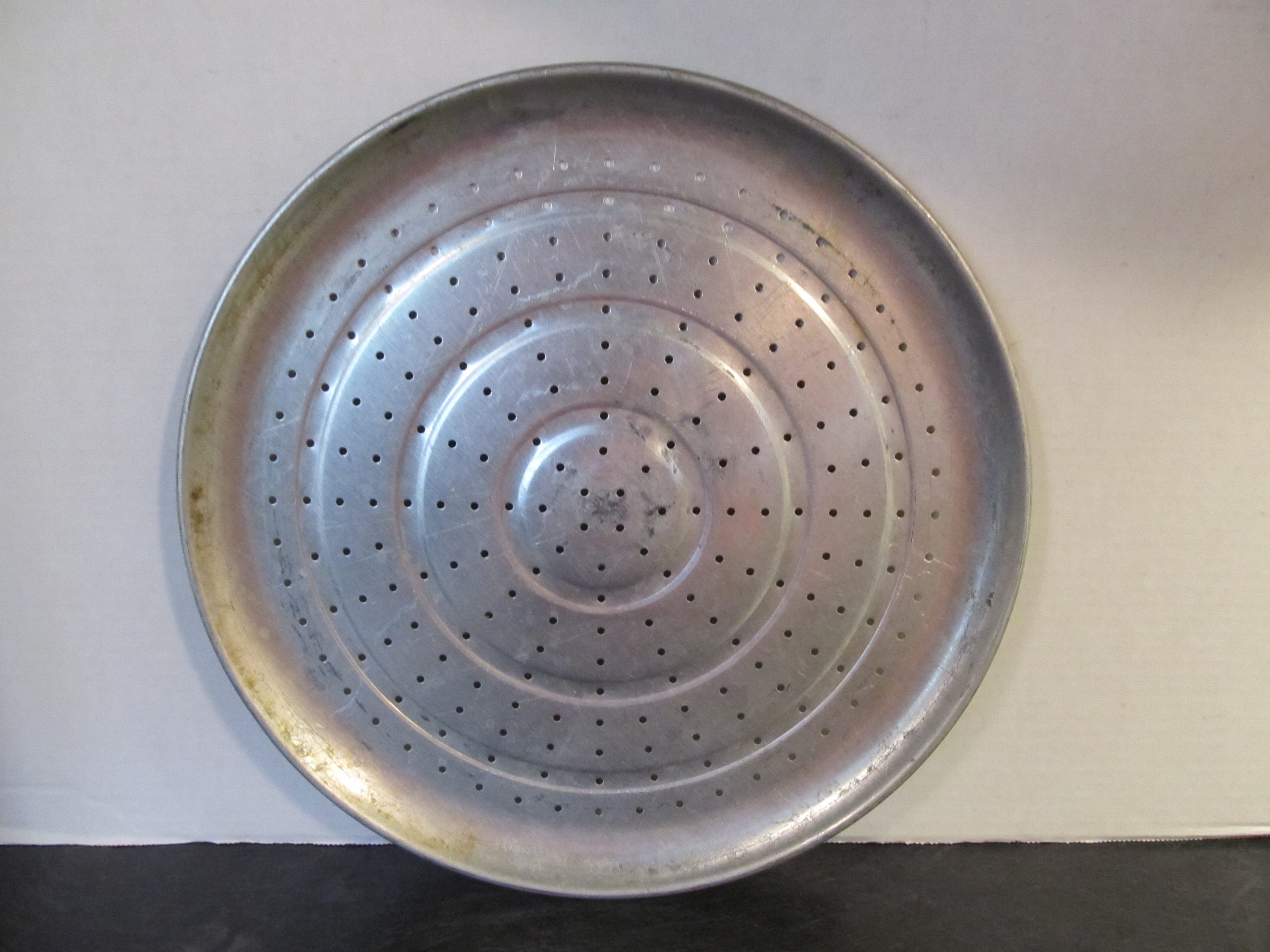 Vintage Rema Approximately 12 3/4 Round Vented Aluminum Bakeware Pizza Pan