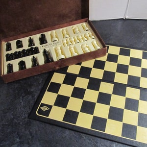Vintage Magnetic Chess Set Staunton Design by E.S. Lowe Complete in Case #815 Hand Screened Leatherette Magneta Playing Board
