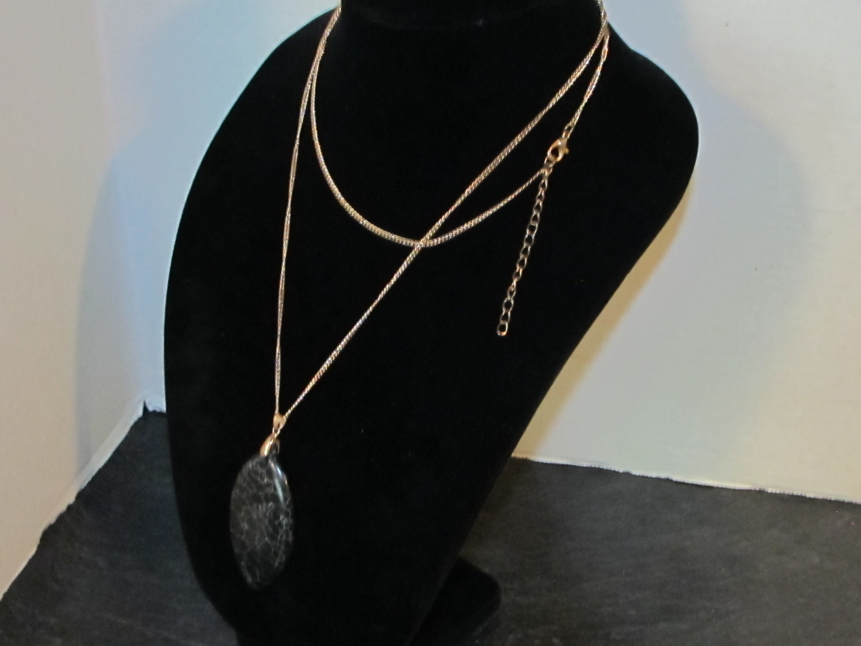Santa fe simplicity black necklace deals