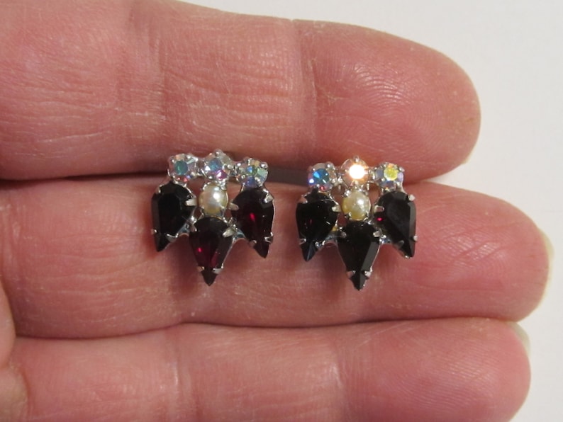 Vintage Signed B David Jewelry Prong Set Aurora Borealis Ruby Red Rhinestones Faux Pearl Brooch with Matching Clip On Earrings Silver Tone