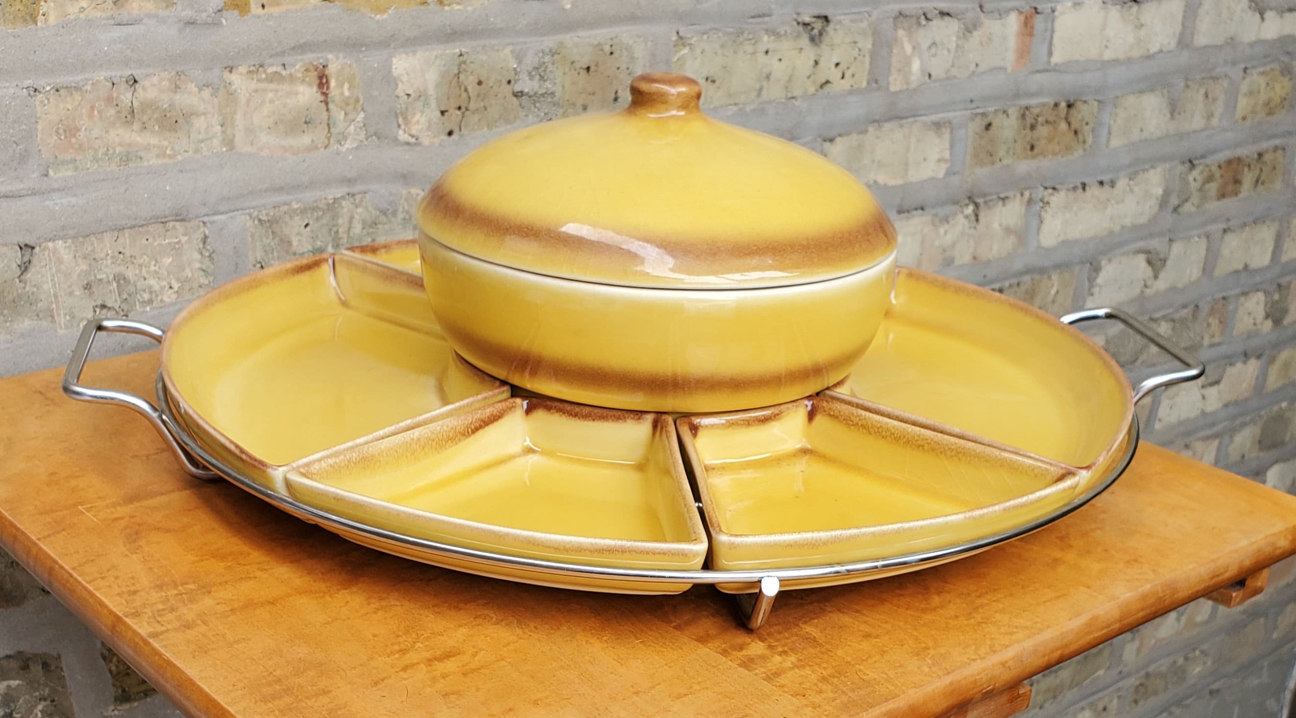 Vintage 1970's Oster Electric Yellow Fondue Pot ~ Teflon Coated ~ Works 4  Forks