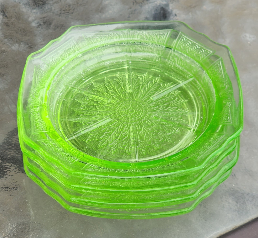 4 Vintage Anchor Hocking Princess Green Depression Vaseline Uranium