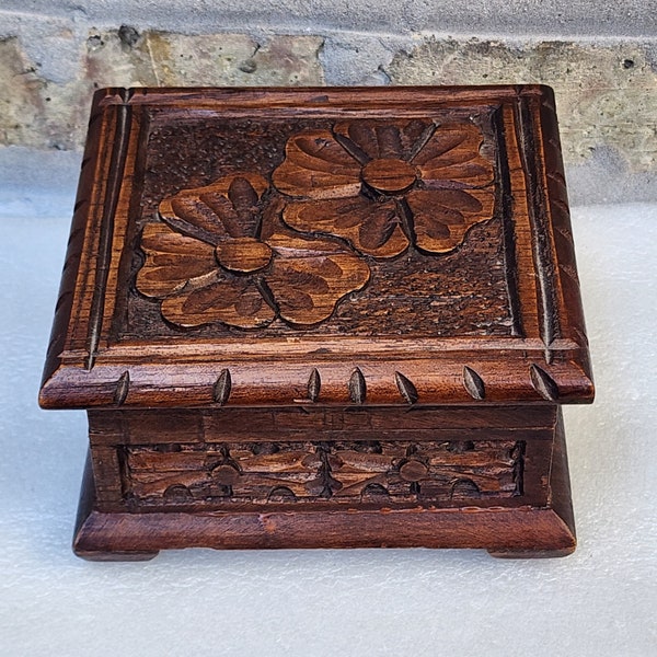 Vintage Mexico Flower Floral Hand Carved Wood Wooden Ornate Deep Carving Square Hinged Artisan Keepsake Storage Jewelry Box Holder