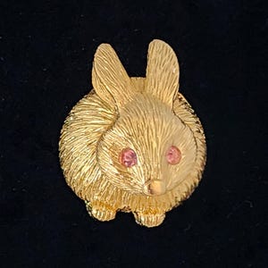 Vintage Gold Crown Pink Rhinestone Eye Rabbit Bunny Trembler Jiggler Head Nodder Gold Metal Tone Fashion Costume Jewelry Lapel Pin Brooch
