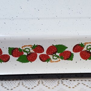 Vintage Cinsa Red Strawberry Strawberries Fruit White Enamel 16×12 Large Baking Roasting Sheet Cake Pan Vintage Kitchen Bakeware
