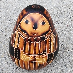 Vintage Peru Peruvian Hand Carved Mate Burilado Pear Shape Gourd Art Culture Woman Decorative Figurine