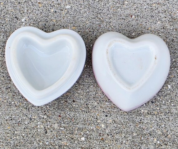 Vintage Porcelain Heart Trinket Box Hand Painted Purple Flower Floral Signed Lois View 6