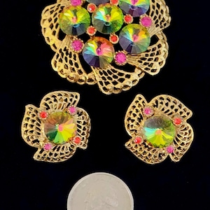 Vintage Watermelon Rivoli Glass Rhinestone Cluster Swag Gold Tone Metal Filigree Open Work Brooch Clip On Earrings Costume Jewelry Set