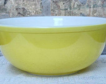 Vintage Pyrex Corning Corelle Primary Colors Yellow Milk Glass Stacking Nesting 4 QT Large 404 Mixing Bowl