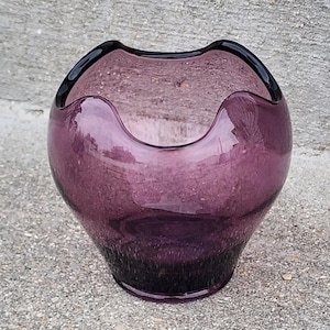 Vintage Viking Amethyst Art Glass Rose Bowl: Mid-Century Modern Scallop Edge Vase