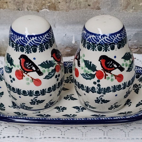 Vintage Boleslawiec Poland Hand Paint Ikat Cobalt Blue Christmas Holly Garland Robin Bird Christmas Winter Salt and & Pepper Shakers w Tray