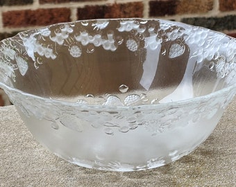 Vintage Mikasa Frosted Strawberry Fare Fair Festival Fields Berries Glass Large 9" Table Salad Serving Bowl
