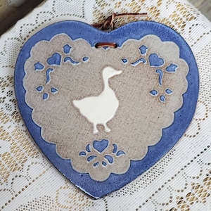 Vintage 1986 CCP Clay City Pottery Indiana Salt Glaze Cobalt Blue White Duck Goose Heart Shape Wall Tile Trivet
