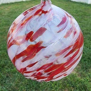 Red White Swirl Hand Blown Textured Art Glass Ornament Sphere Gazing 3D Decorative Ball Christmas Xmas Tree Ornament