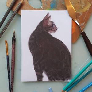Dave the Bengal Cat, carte de vœux des beaux-arts. Illustration de techniques mixtes vierge Carte par Candy Medusa. Crayon au fusain pastel, chaton, anniversaire.