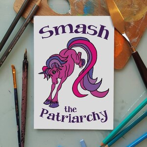 Smash the Patriarchy feministisches Einhorn Pony Grußkarte. Recycelt, recycelbar, nachhaltig, öko, plastikfrei. Geburtstag, Baby shower, UK