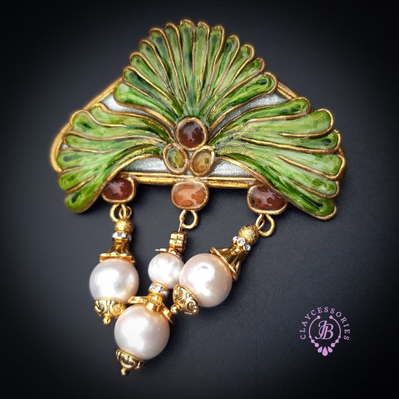 Ginkgo leaf brooch in Art Nouveau style